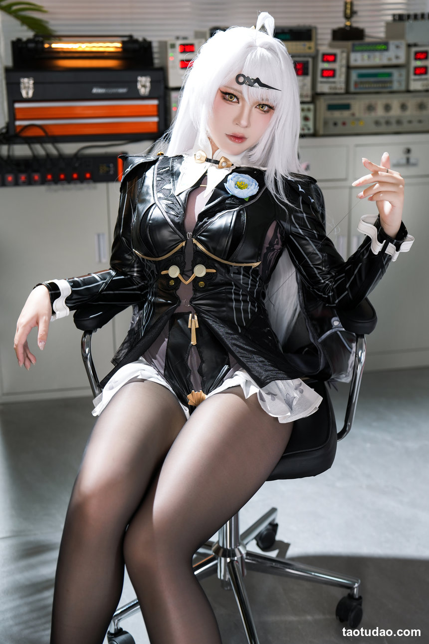 半半子 –儀玄師匠 [51P+4V-422MB]