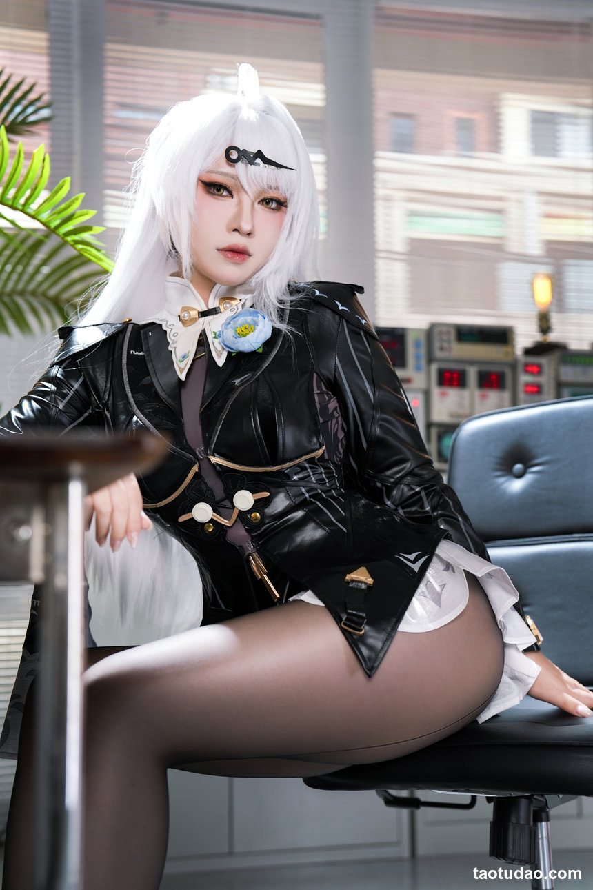 半半子 –儀玄師匠 [51P+4V-422MB]