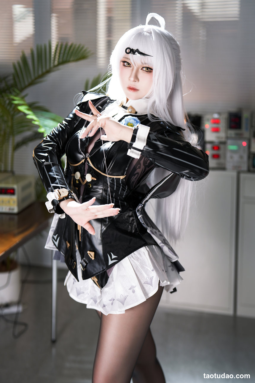 半半子 –儀玄師匠 [51P+4V-422MB]