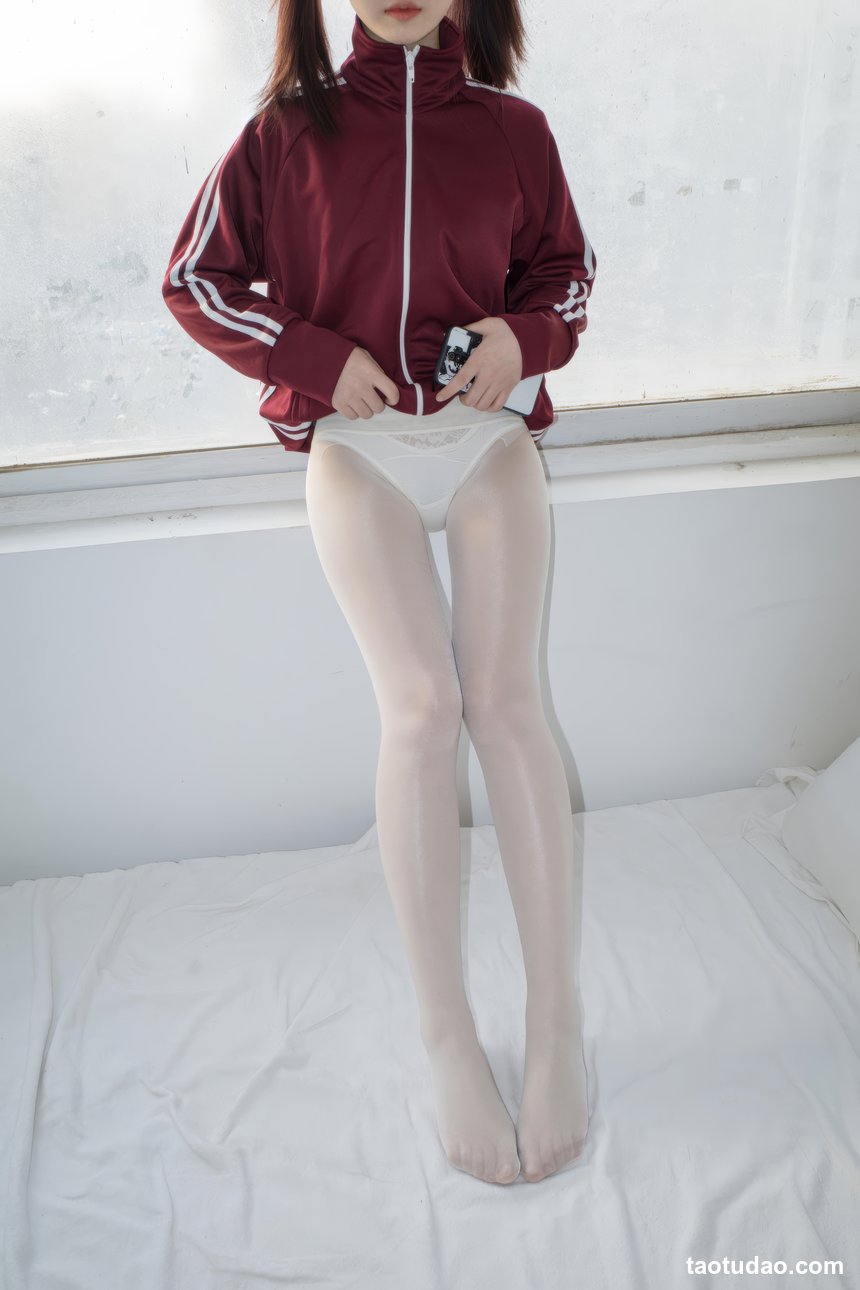 森萝财团 内部-010 小夜 40D闪闪舍宾袜 [79P-821MB]