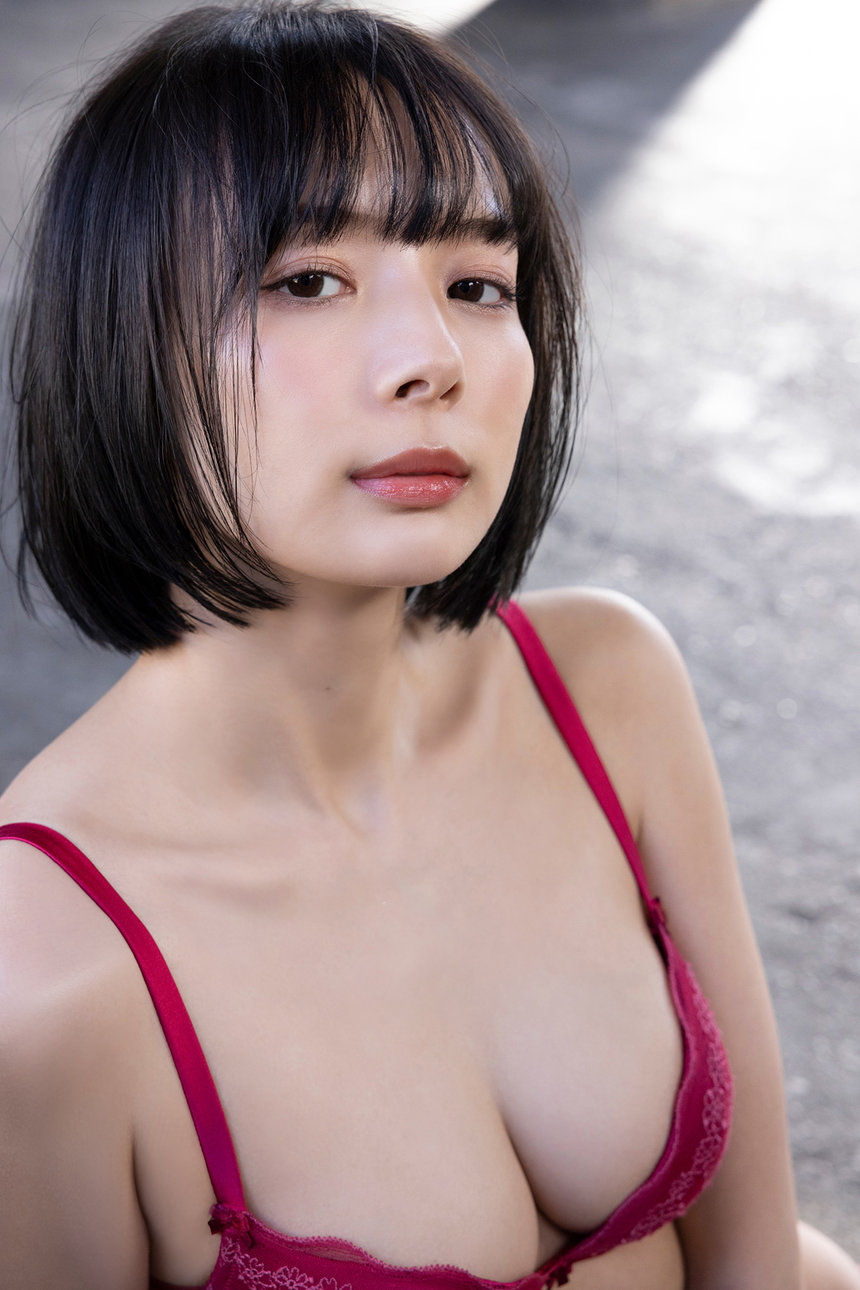 冈田纱佳写真集「無双BODY」