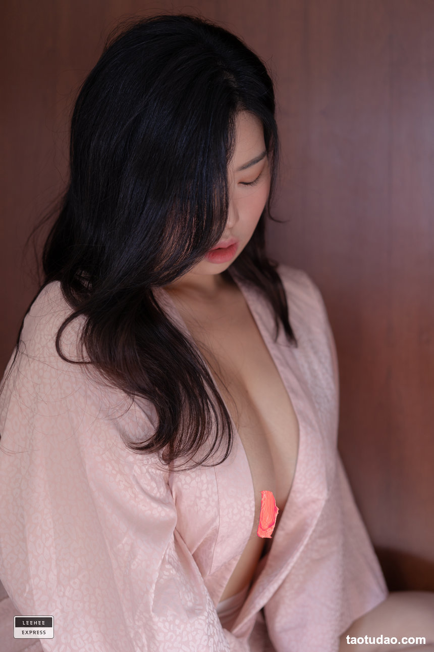 [LEEHEE EXPRESS] LEBE-025 [48P-299MB]