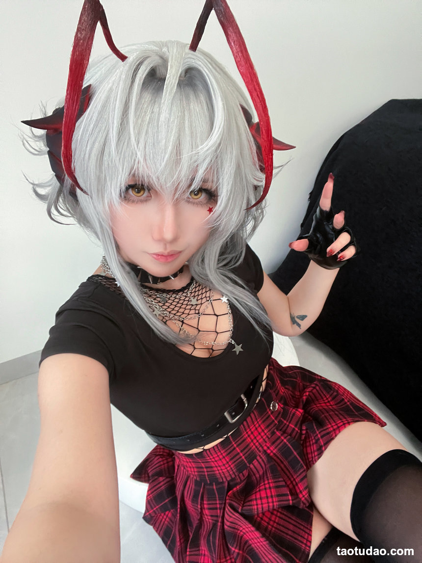 绞肉姬 –  明日方舟 维什戴尔[77P-355.6M]