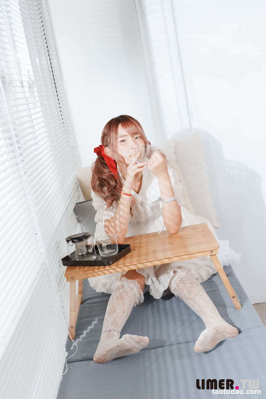 Limerence原创 No.104 萝莉塔小艾啾啾裸足玩弄奶油蛋糕 [114P1V-4.11GB]