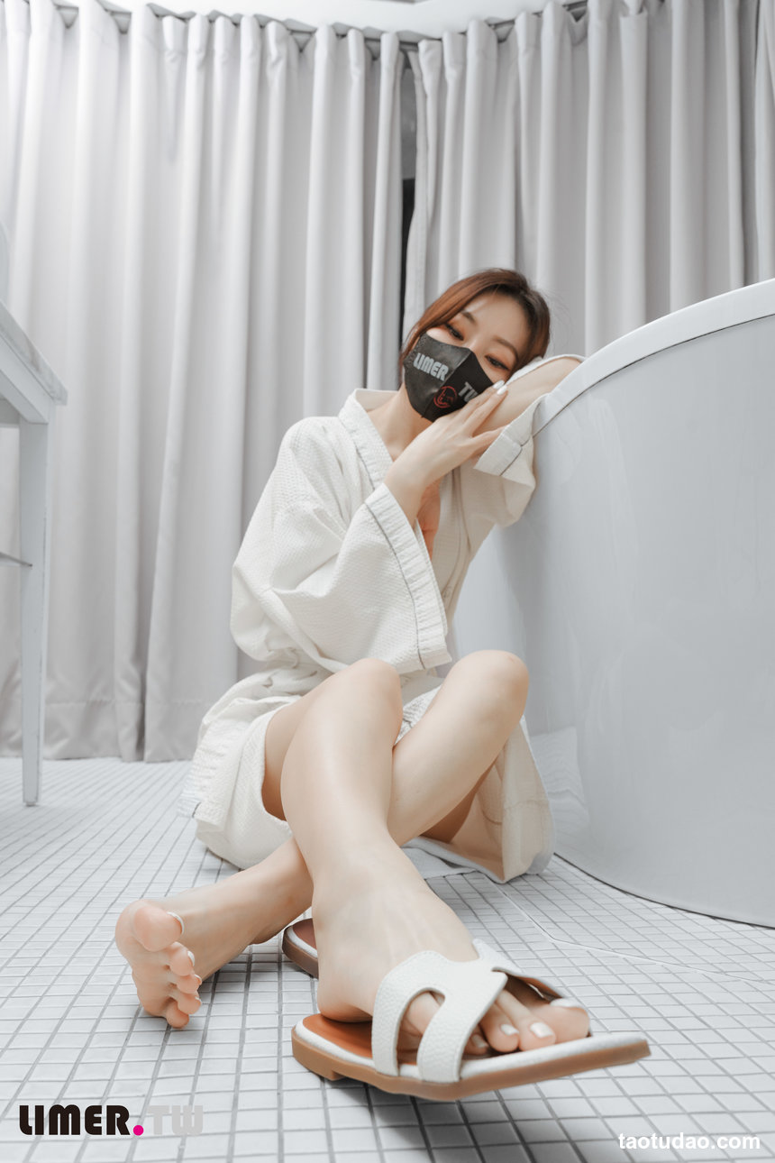 Limerence原创 No.105 女神语葳美足让足疗师把持不住默默TK了起来 [83P1V-2.40GB]