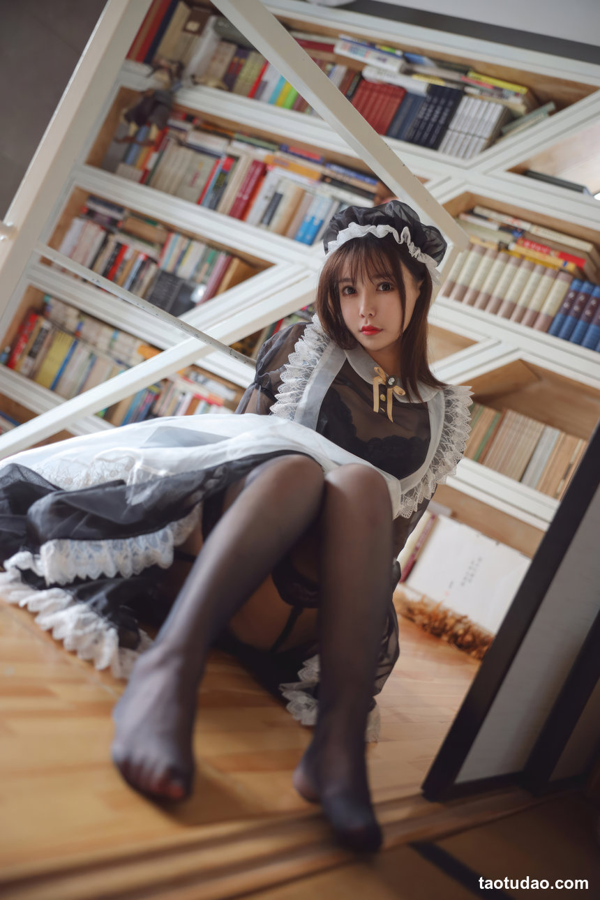 亚马逊鲶鱼 – 黑色透明女仆[33P-193.1M]