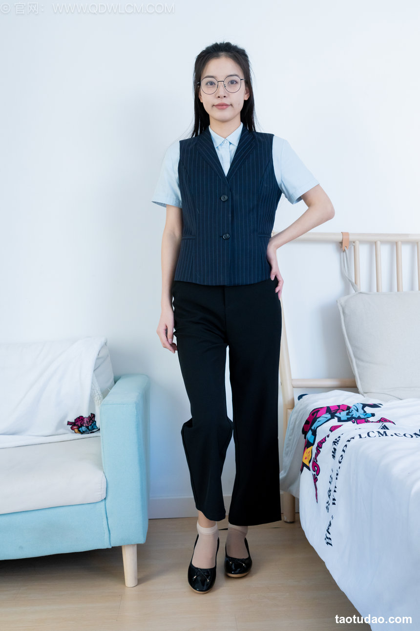 物恋传媒 No.2602 泡泡-高跟鞋、蕾丝印花薄黑丝 [150P1V-3.58GB]