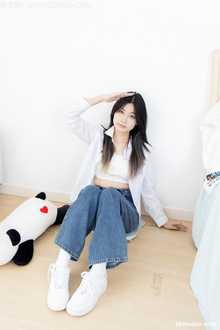 物恋传媒 No.2603 茯苓-平底鞋、短肉丝、短黑丝、薄肉丝、银行制服 [230P1V-8.42GB]