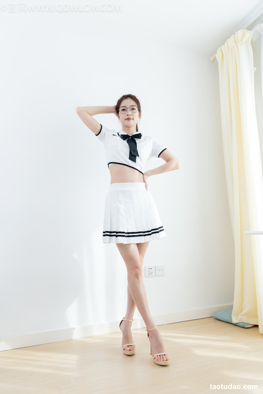 物恋传媒 No.2611 菜菜-高跟鞋、薄白丝、裸足 [160P1V-5.05GB]