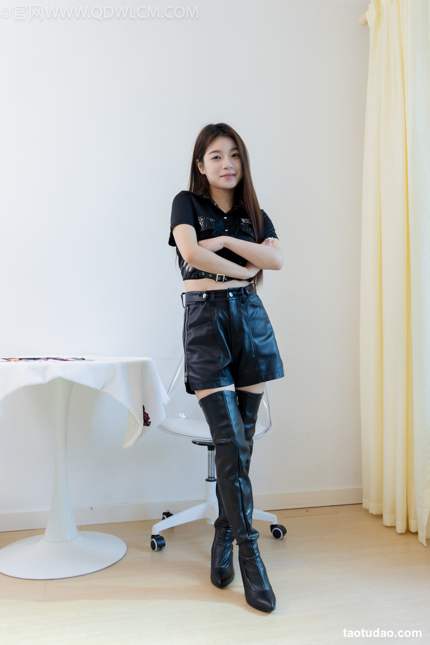 物恋传媒 No.2619 小熊-帆布鞋、白棉袜、裸足 [148P1V-3.56GB]