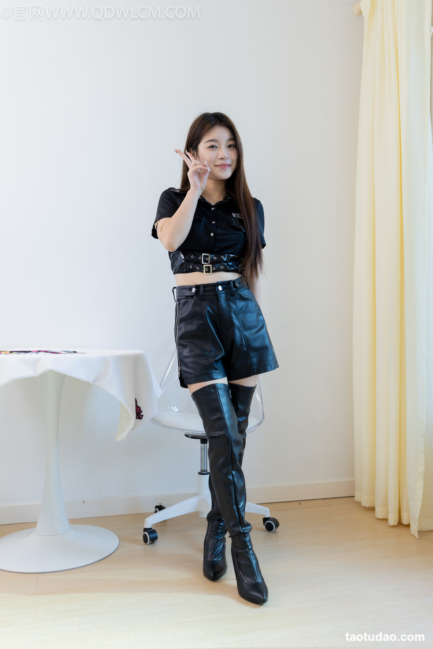 物恋传媒 No.2619 小熊-帆布鞋、白棉袜、裸足 [148P1V-3.56GB]