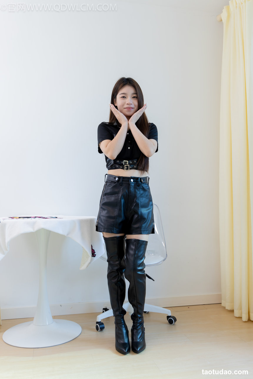 物恋传媒 No.2619 小熊-帆布鞋、白棉袜、裸足 [148P1V-3.56GB]