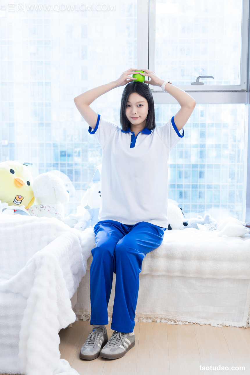 物恋传媒 No.2624 菜菜-布鞋、薄灰丝、裸足 [161P1V-4.50GB]