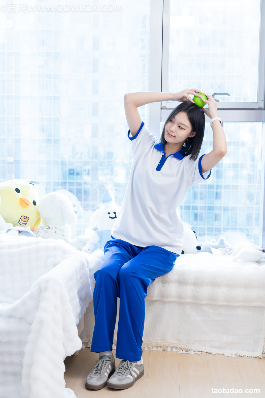 物恋传媒 No.2624 菜菜-布鞋、薄灰丝、裸足 [161P1V-4.50GB]