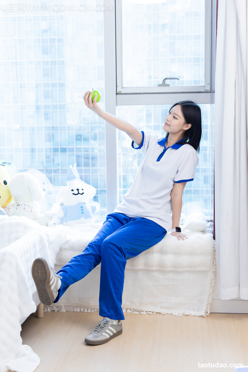 物恋传媒 No.2624 菜菜-布鞋、薄灰丝、裸足 [161P1V-4.50GB]