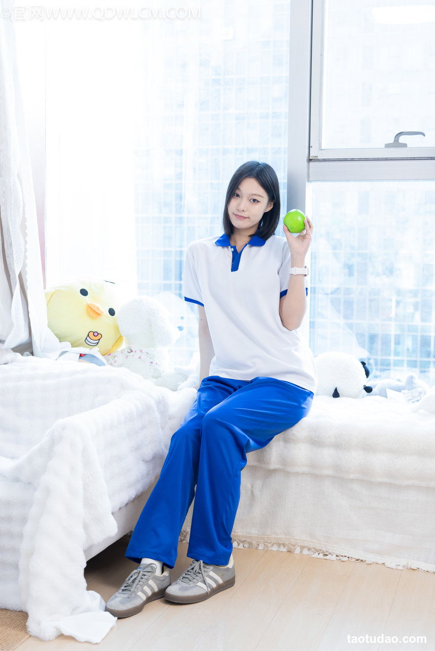 物恋传媒 No.2624 菜菜-布鞋、薄灰丝、裸足 [161P1V-4.50GB]