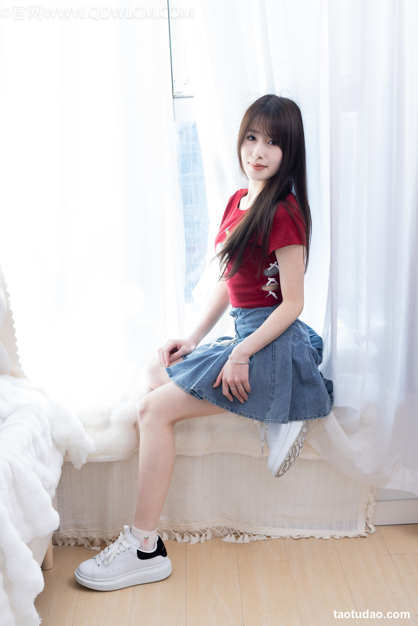 物恋传媒 No.2626 茯苓-长靴、白棉袜、裸足 [181P1V-4.19GB]