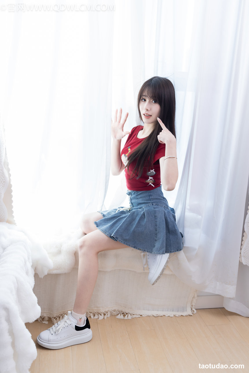 物恋传媒 No.2626 茯苓-长靴、白棉袜、裸足 [181P1V-4.19GB]