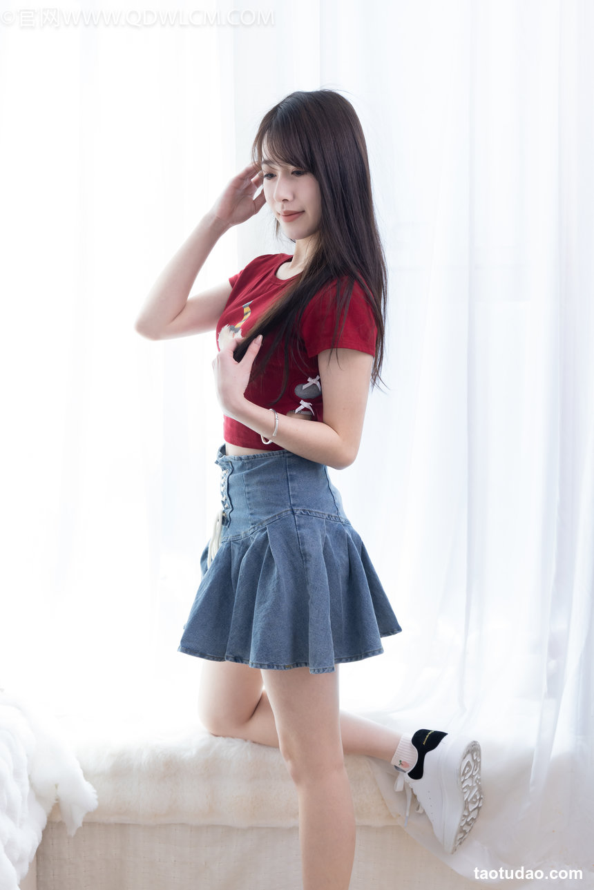 物恋传媒 No.2626 茯苓-长靴、白棉袜、裸足 [181P1V-4.19GB]