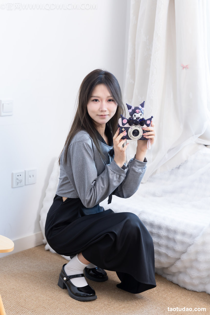 物恋传媒 No.2628 泡泡-高跟鞋、薄黑丝、丝带 [157P1V-4.53GB]