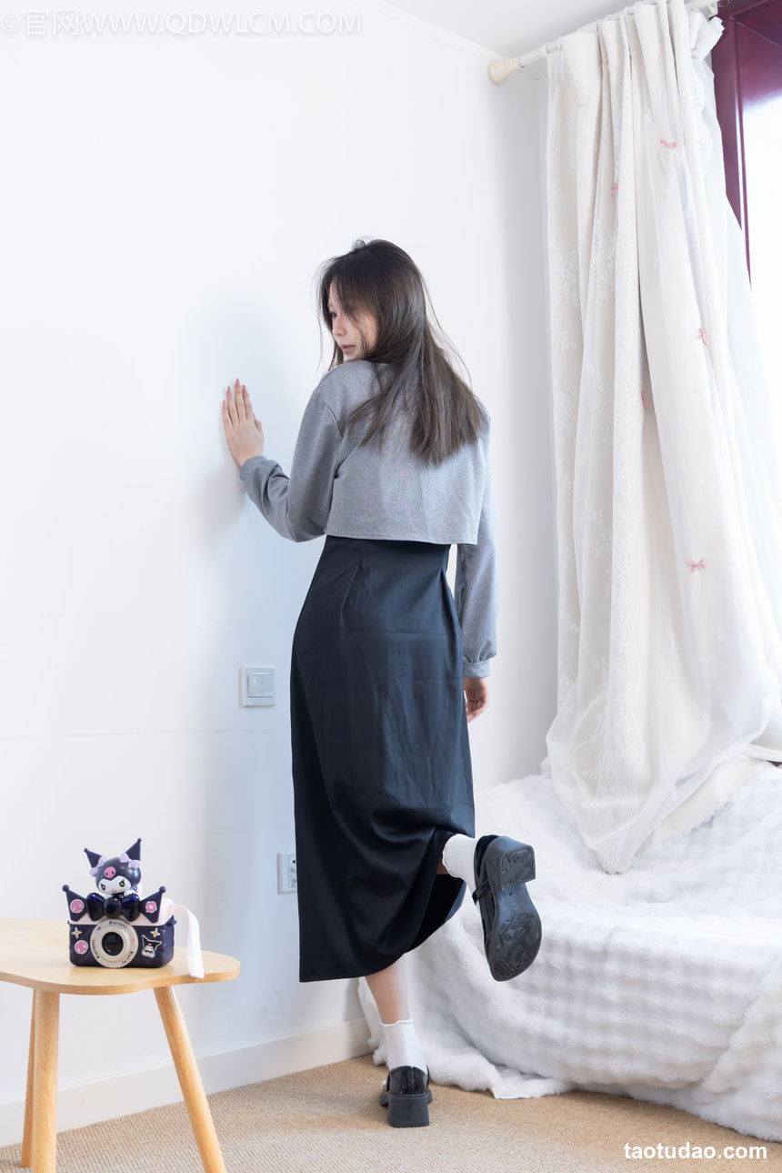 物恋传媒 No.2628 泡泡-高跟鞋、薄黑丝、丝带 [157P1V-4.53GB]