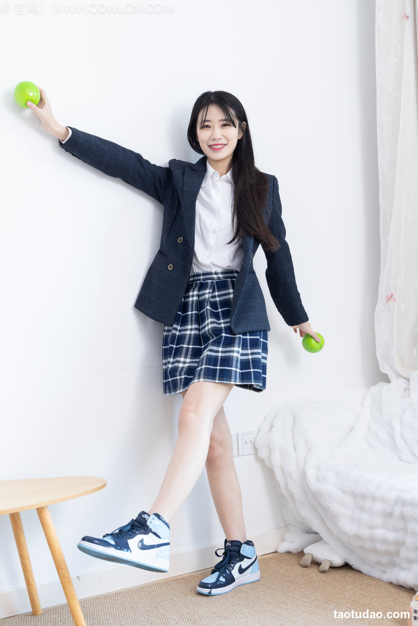 物恋传媒 No.2629 南星-皮鞋、白棉袜、裸足 [150P1V-3.66GB]