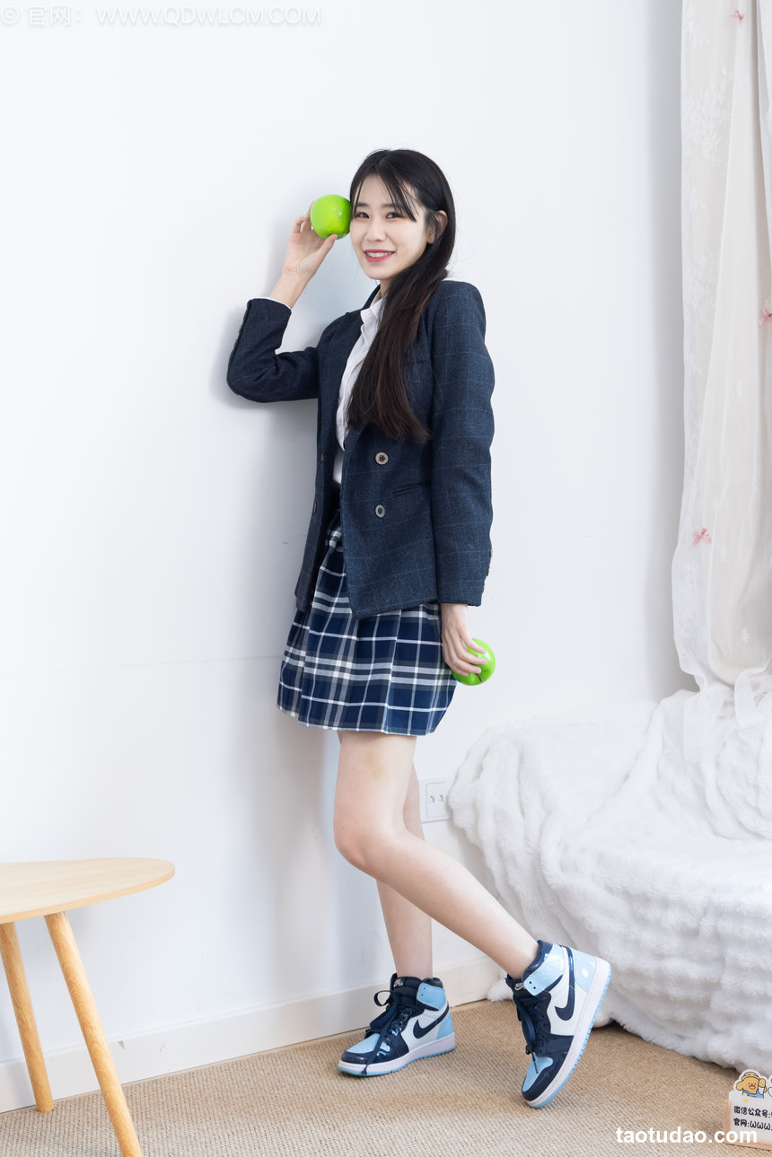 物恋传媒 No.2629 南星-皮鞋、白棉袜、裸足 [150P1V-3.66GB]