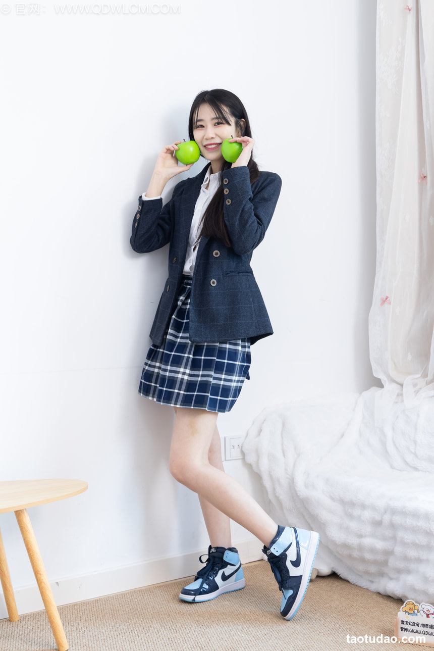 物恋传媒 No.2629 南星-皮鞋、白棉袜、裸足 [150P1V-3.66GB]