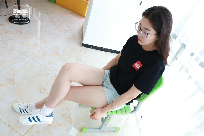 [誉铭传媒]袜足摄影 2024年《微信会员群3》[90P+1V／1.34GB]