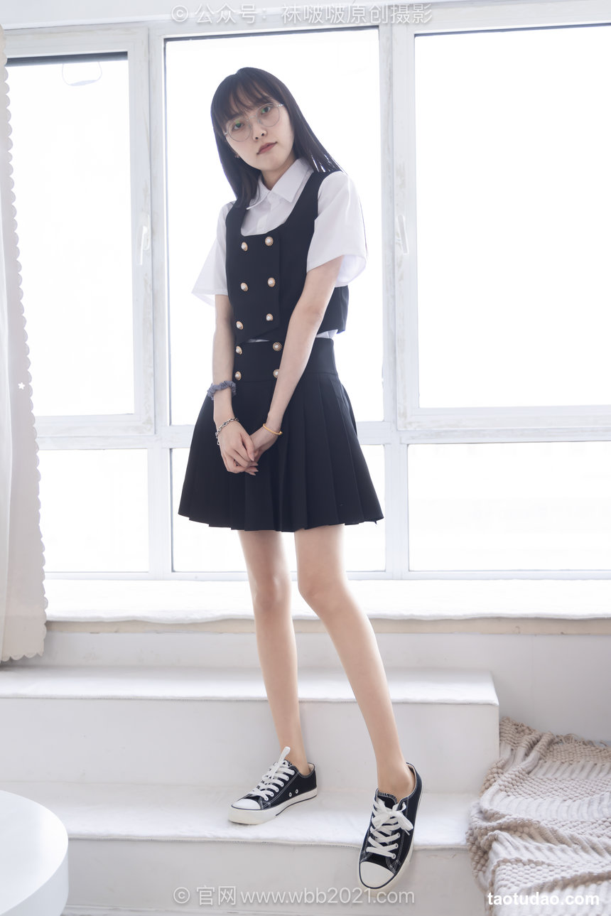 BoBoSocks袜啵啵 No.657 稚予-板鞋、帆布鞋、油亮薄肉丝、裸足、jk制服 [155P1V-4.90GB]