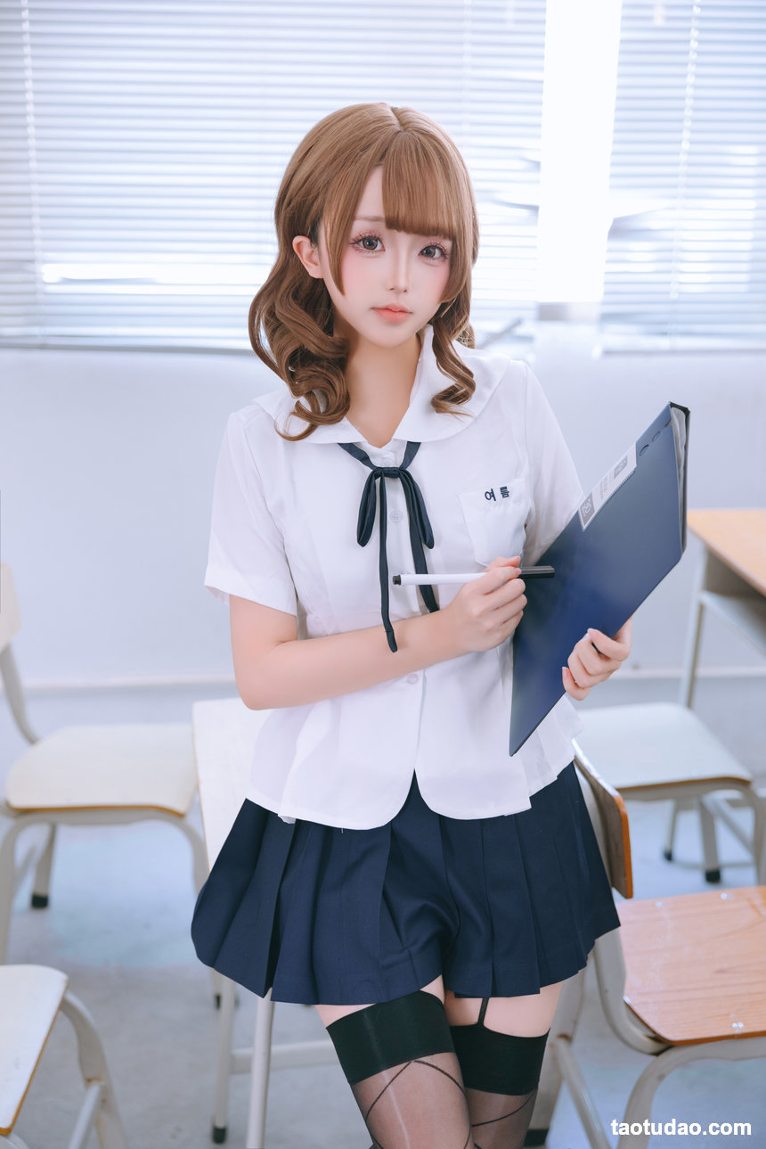 日奈娇 – 心理委员 [204P+7V-1.79G]