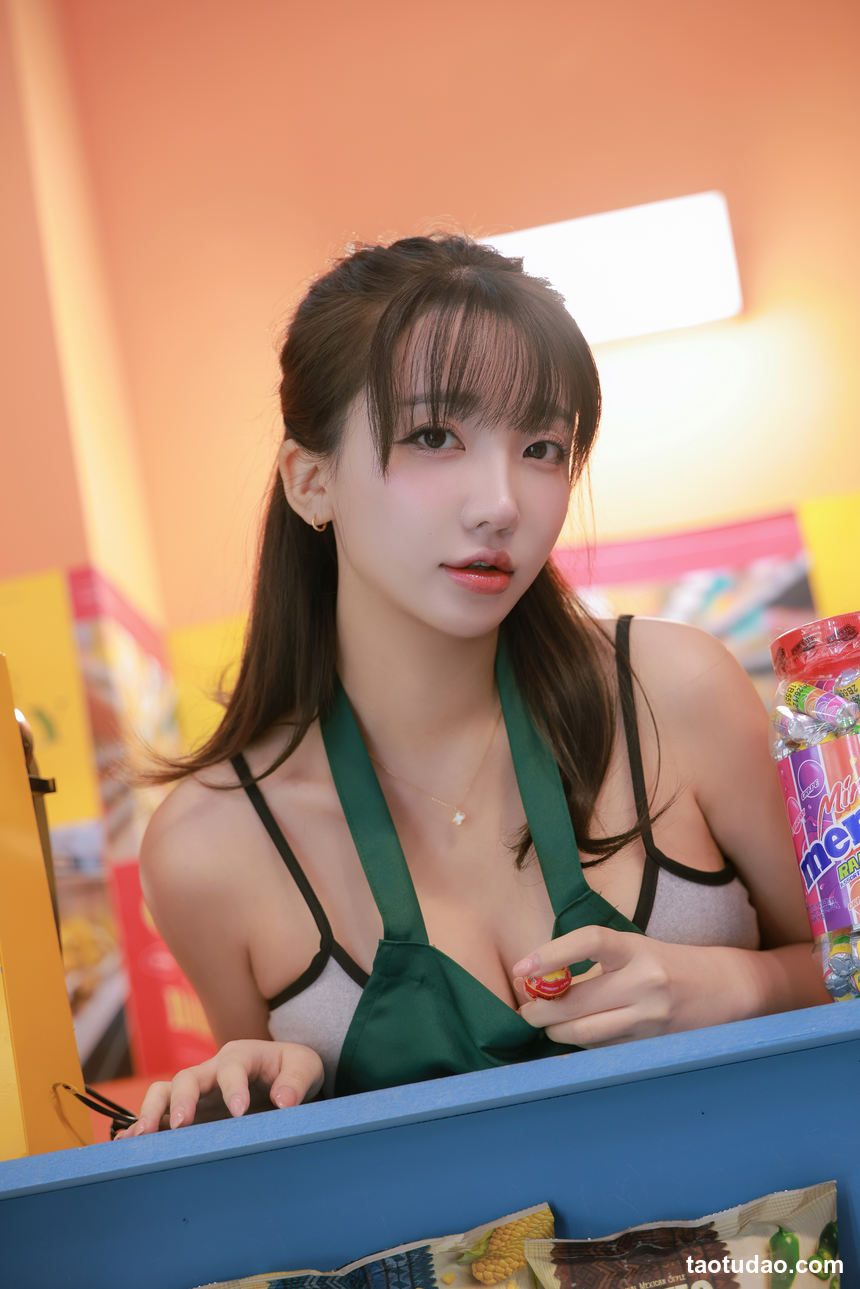 YeEun - Night Shift [96P+2V-0.99GB]