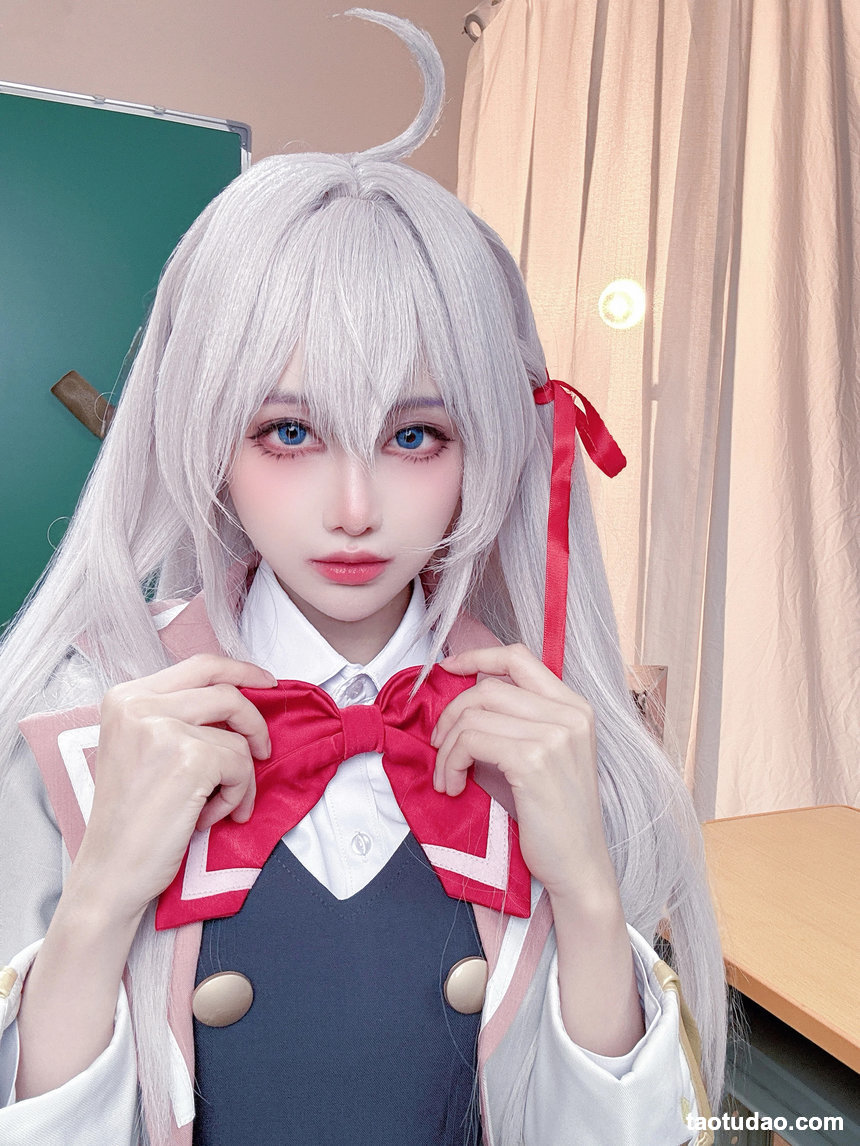 Shika小鹿鹿 –  邻座艾莉同学[38P+2V-177.8M]