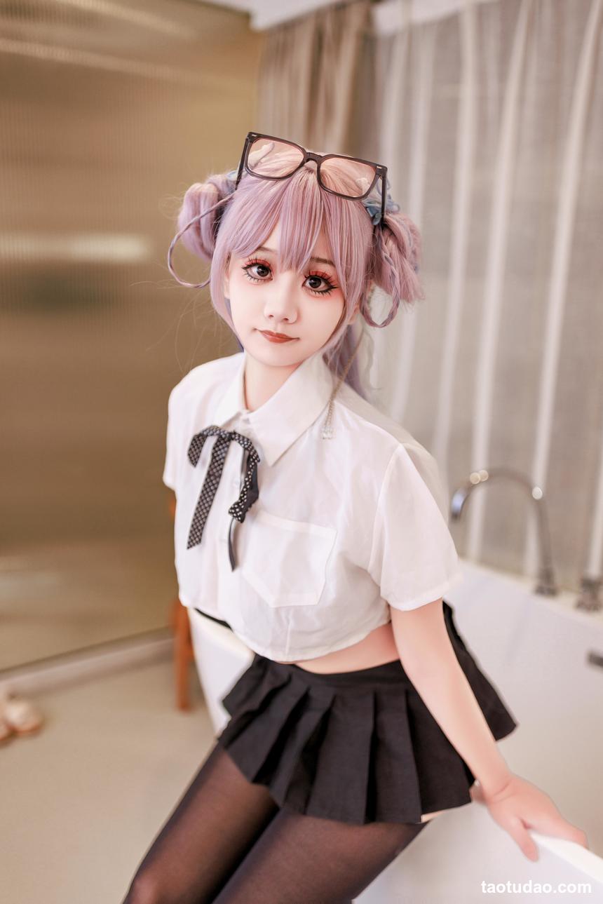 阿雪雪 –  居家女高 [64P+2V-2.20GB]