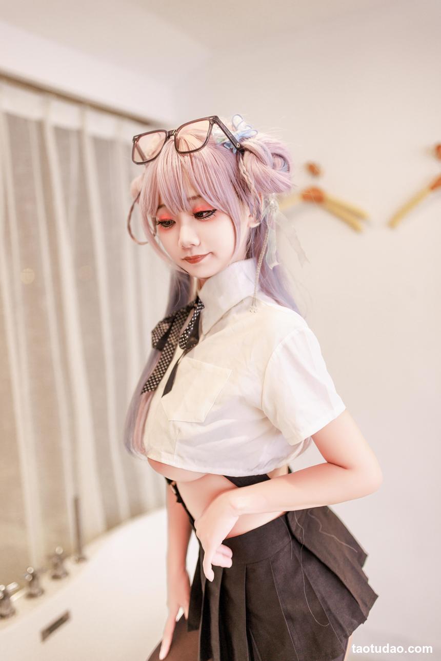 阿雪雪 –  居家女高 [64P+2V-2.20GB]