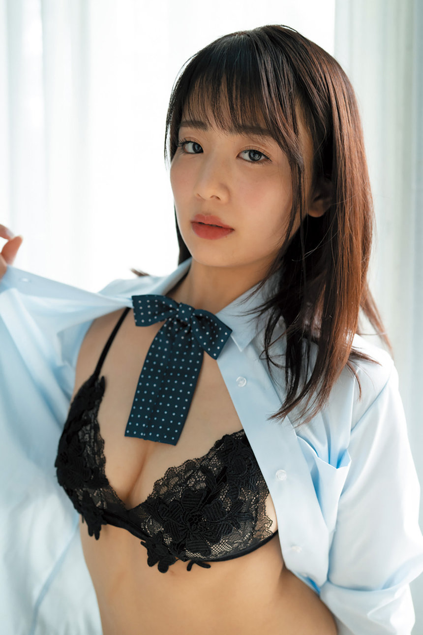 平嶋夏海写真集「熱胸な生徒会長」2023.04.11