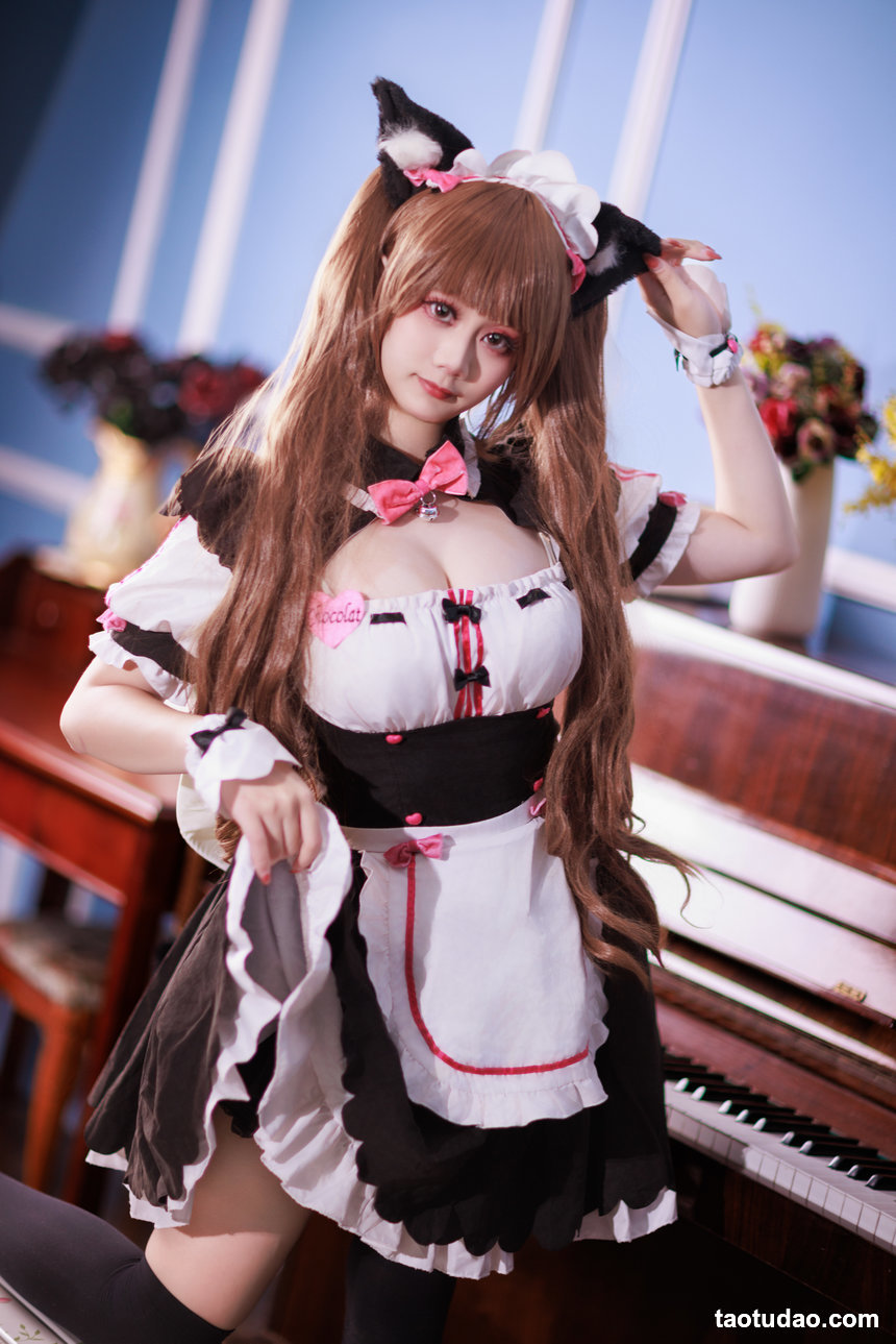 阿雪雪 –  巧克力女仆&蕾姆婚纱[27P-192.4M]