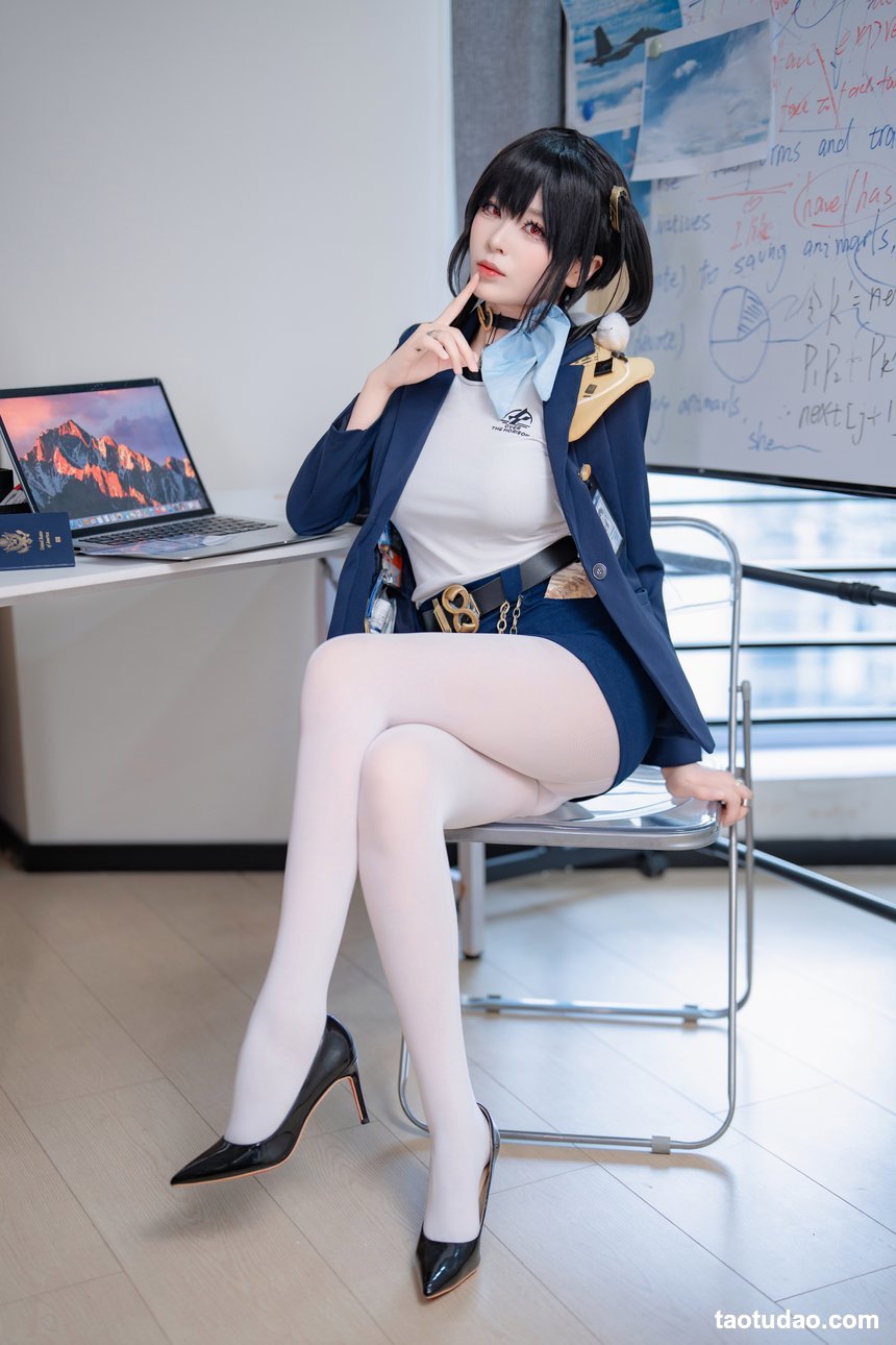 轩萧学姐 –  Nikke胜利女神 索拉[50P-158M]