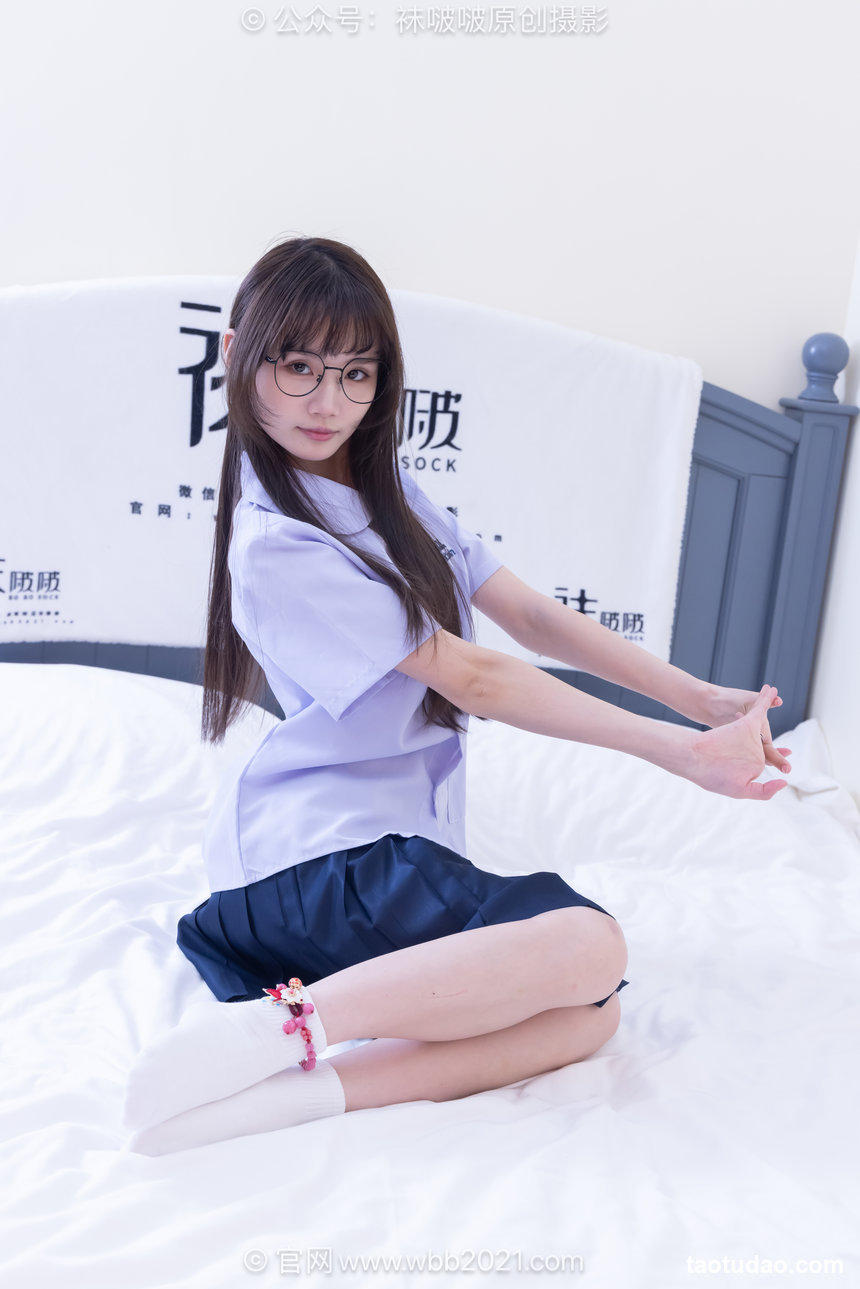 BoBoSocks袜啵啵 No.661 甜甜圈-按摩拖鞋、白棉袜、裸足、jk制服 [166P1V-6.84GB]