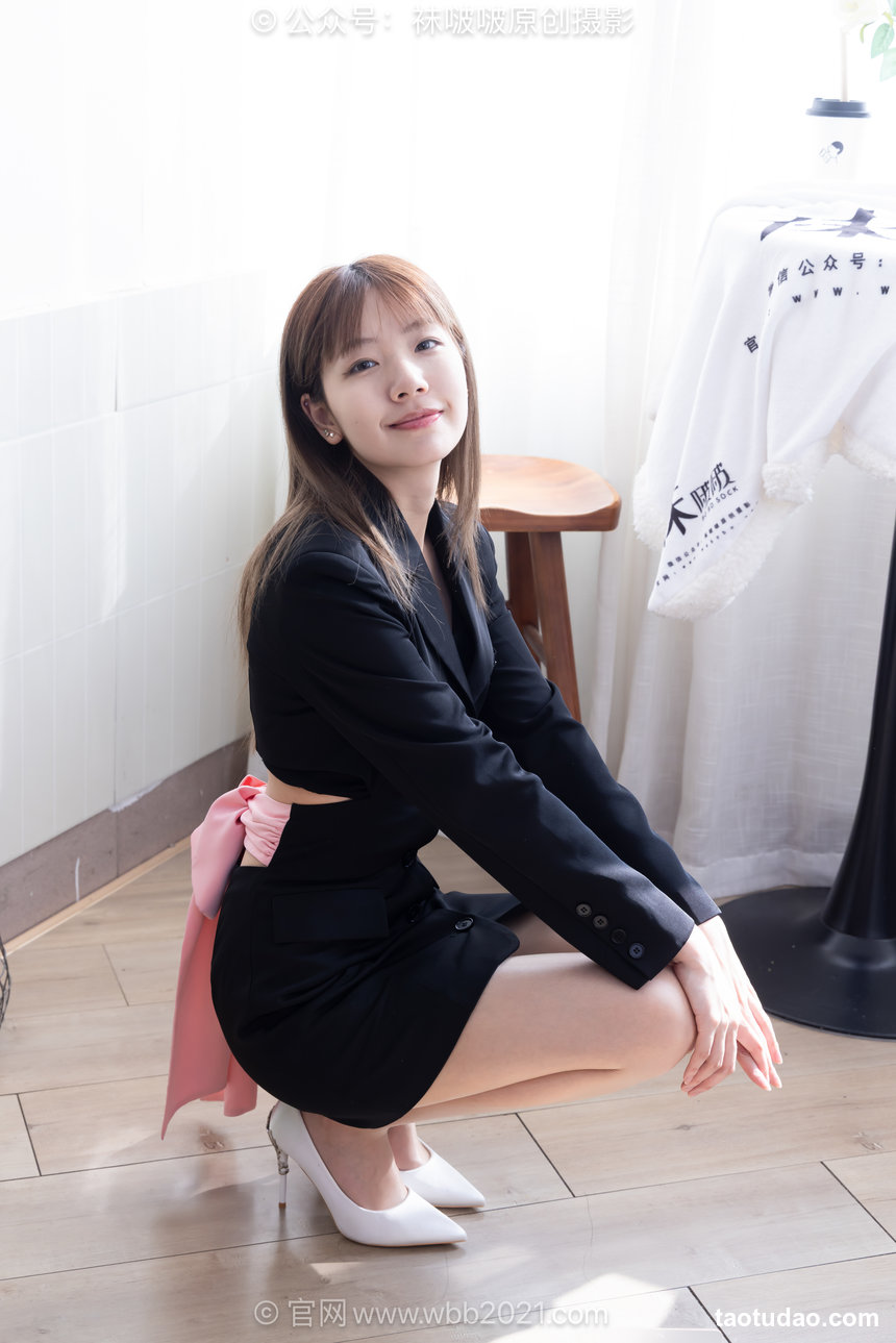 BoBoSocks袜啵啵 No.664 小甜豆-高跟鞋、油亮薄肉丝、油亮薄黑丝、ol风 [153P1V-4.84GB]