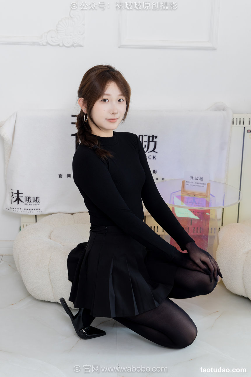 BoBoSocks袜啵啵 No.668 香菜-平底鞋、厚黑丝五指袜、黑丝手套 [179P1V-6.83GB]