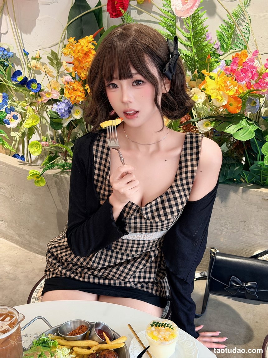 麻薯好吃 No.018 - 绿意深处的邀约 [92P-1.42g]