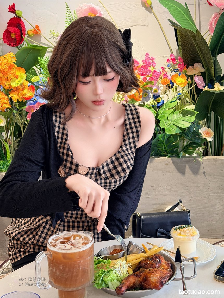 麻薯好吃 No.018 - 绿意深处的邀约 [92P-1.42g]