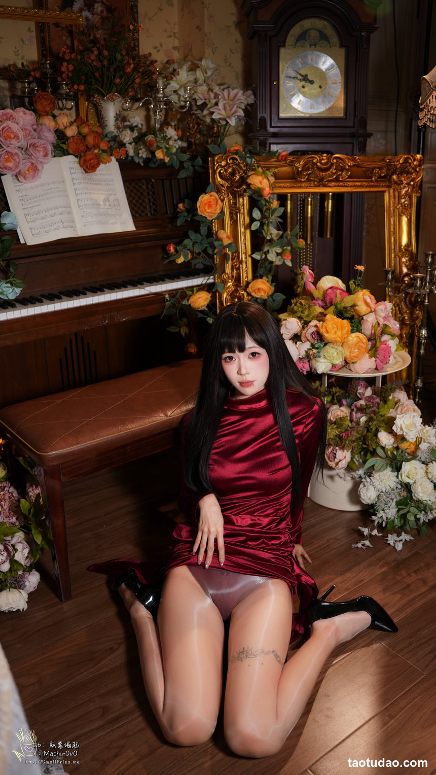 麻薯好吃 No.028 - 酒红礼赞 [47P-533MB]