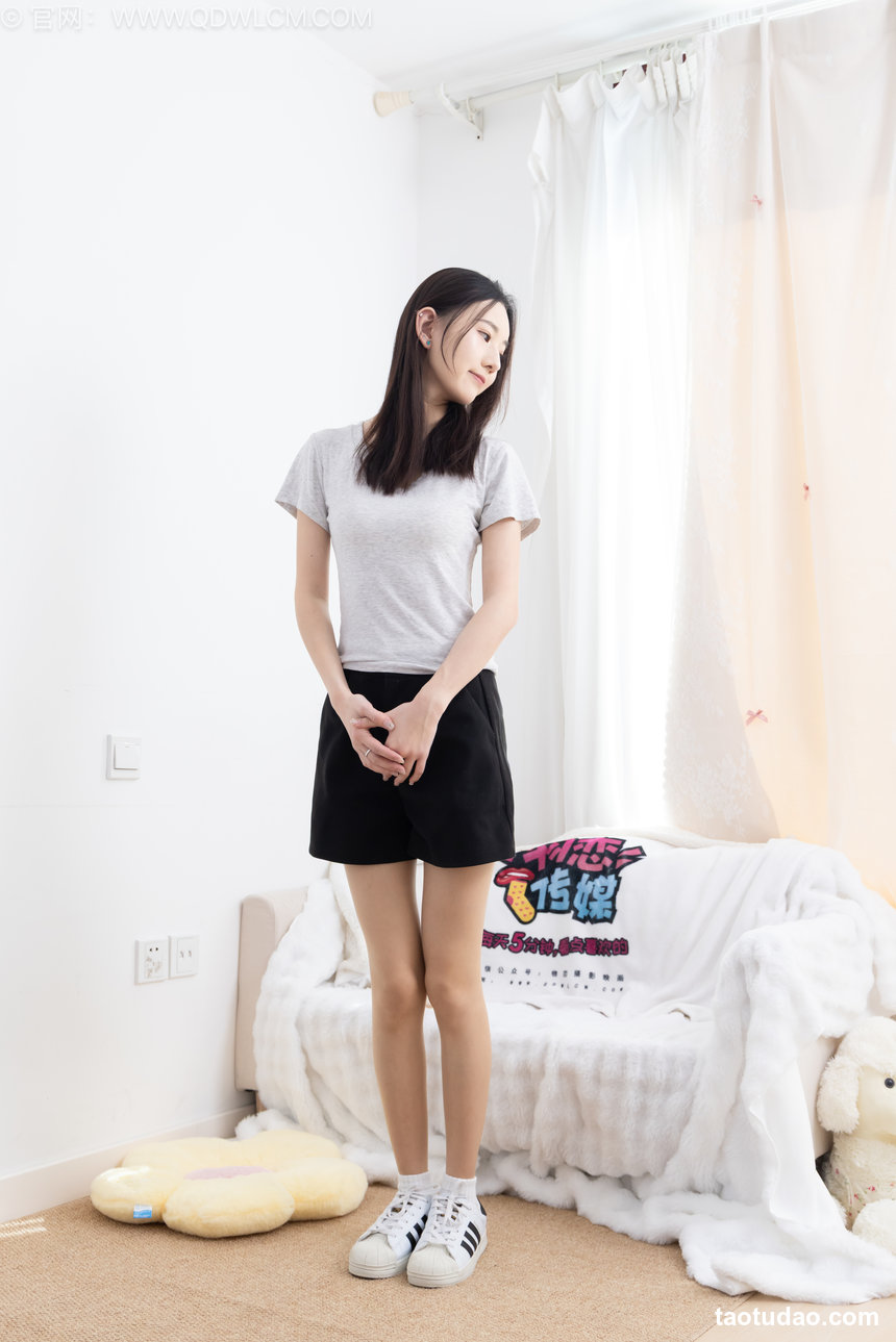 物恋传媒 No.2632 沉香-板鞋、白棉袜、薄肉丝 [152P1V-3.69GB]