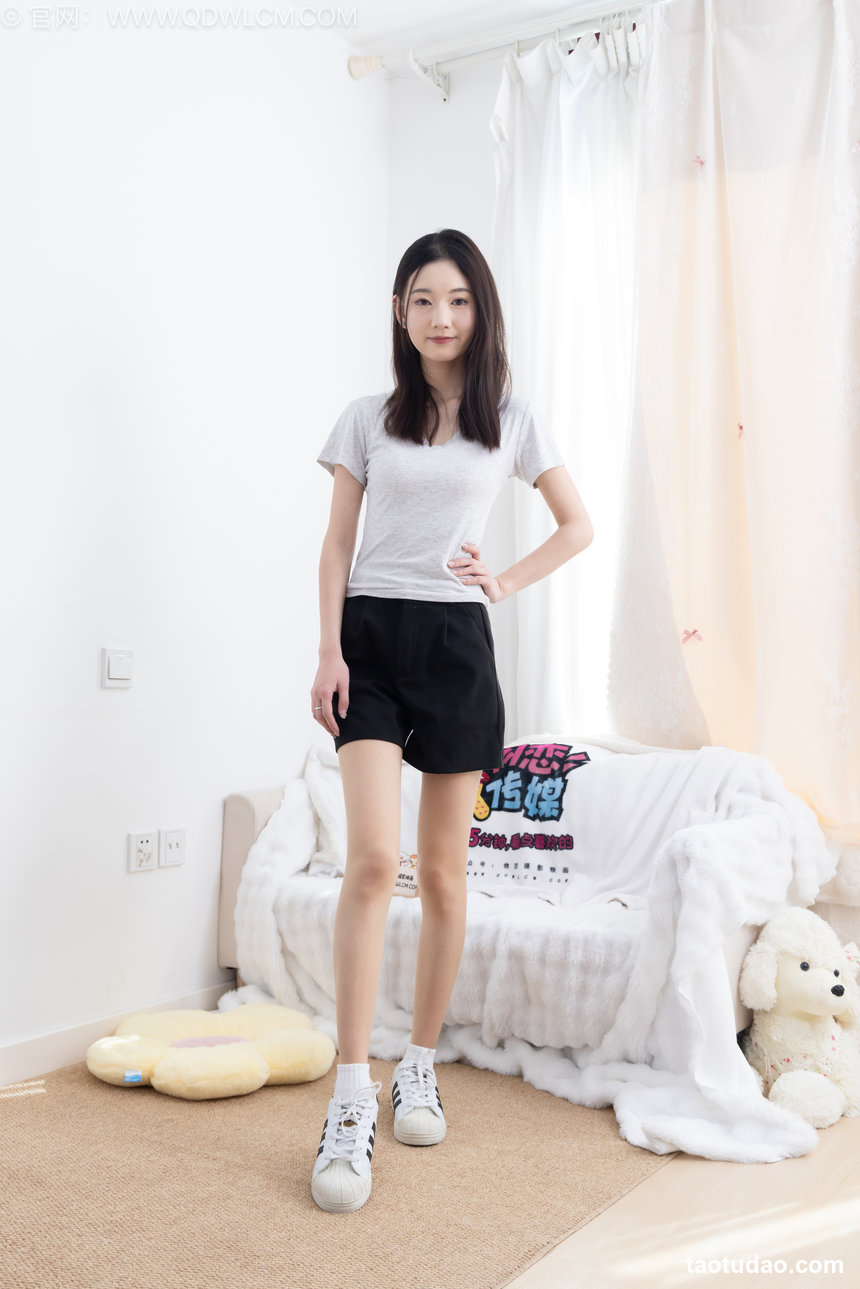 物恋传媒 No.2632 沉香-板鞋、白棉袜、薄肉丝 [152P1V-3.69GB]