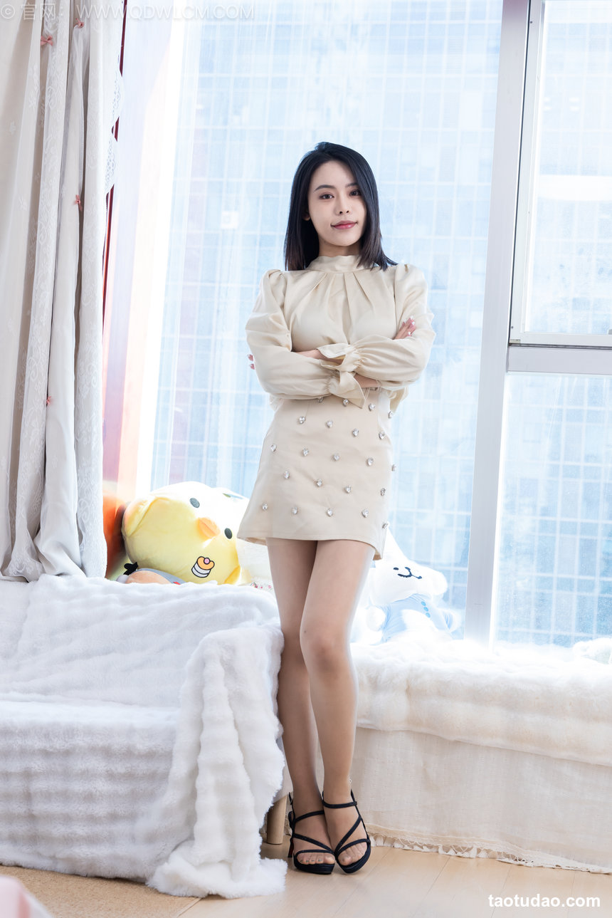 物恋传媒 No.2644 木槿-高跟鞋、薄肉丝 [156P1V-3.49GB]