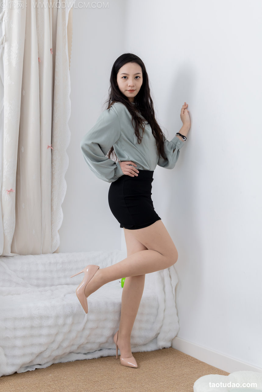 物恋传媒 No.2645 小泽-高跟鞋、薄肉丝、ol风 [150P1V-3.83GB]