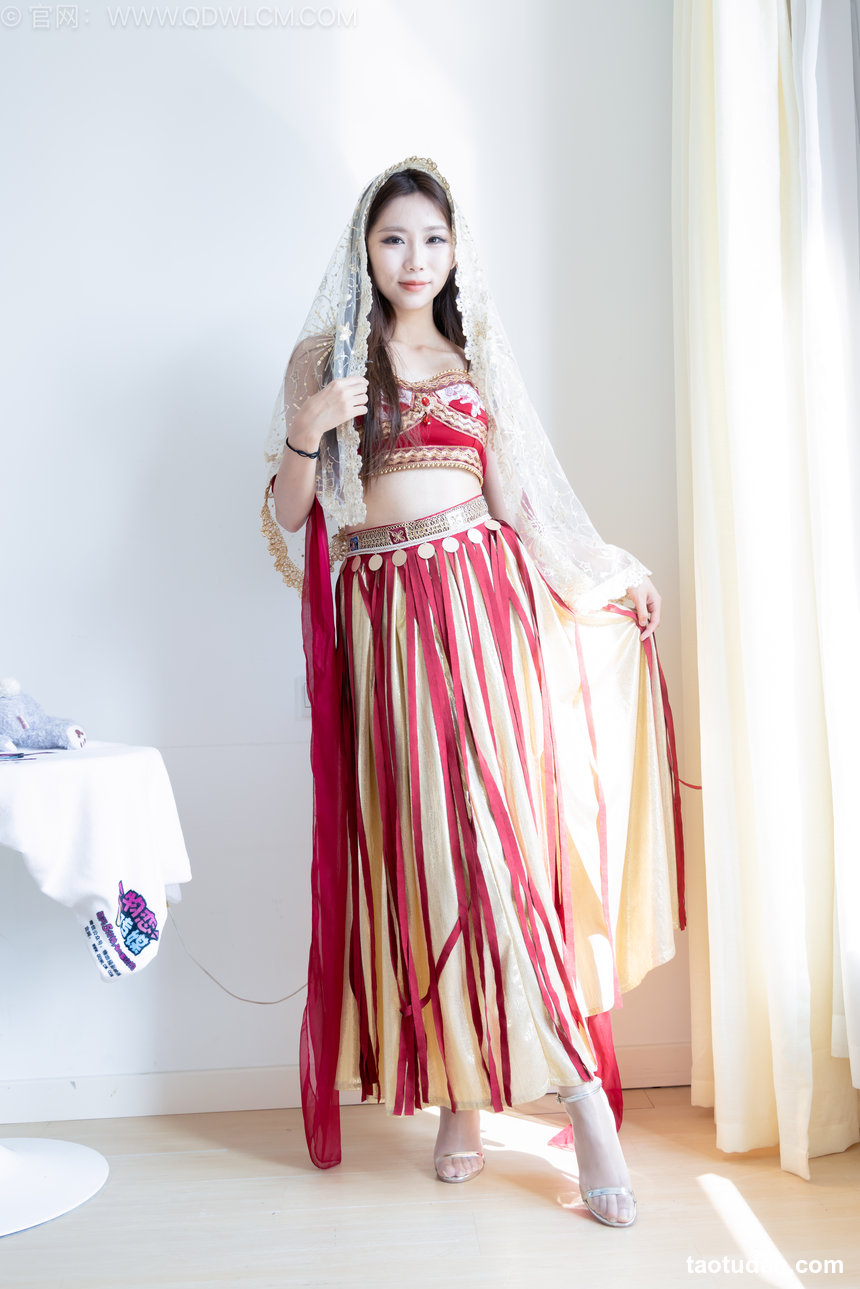 物恋传媒 No.2649 泡泡-高跟鞋、油亮薄肉丝 [160P1V-3.71GB]