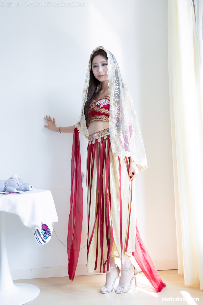 物恋传媒 No.2649 泡泡-高跟鞋、油亮薄肉丝 [160P1V-3.71GB]